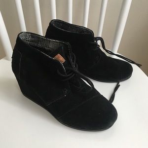 Toms Black Suede Desert Wedge Booties